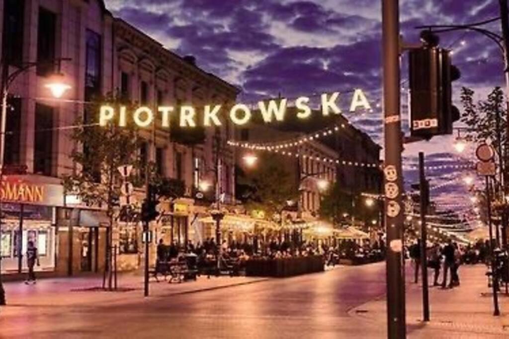 P-122 Piotrkowska Apartment. Lodž Exteriér fotografie